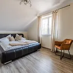 Flor Apartment Wasserhofen